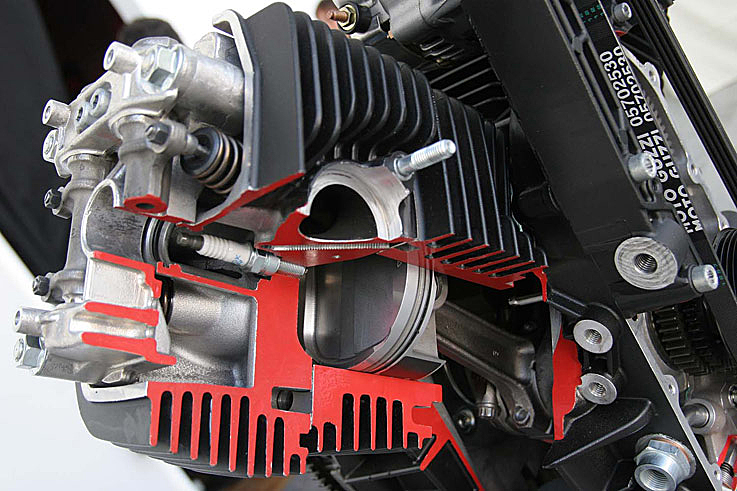Moteur1200_8V_200711_07.jpg