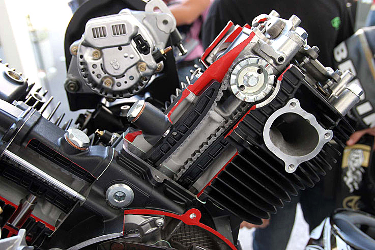 Moteur1200_8V_200711_09.jpg