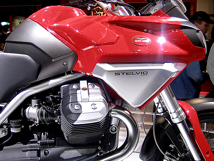 Stelvio1200_8V_2007_08.jpg