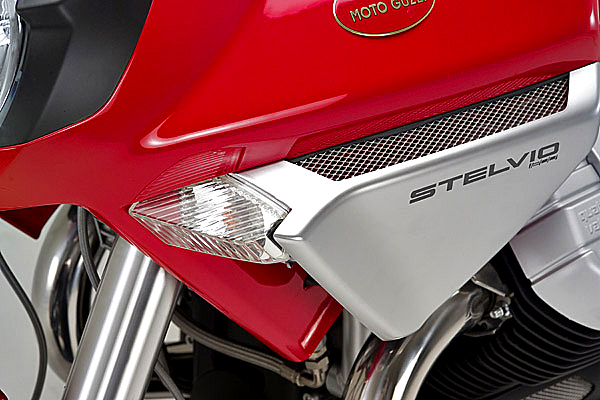 Stelvio1200_8V_2007_22.jpg