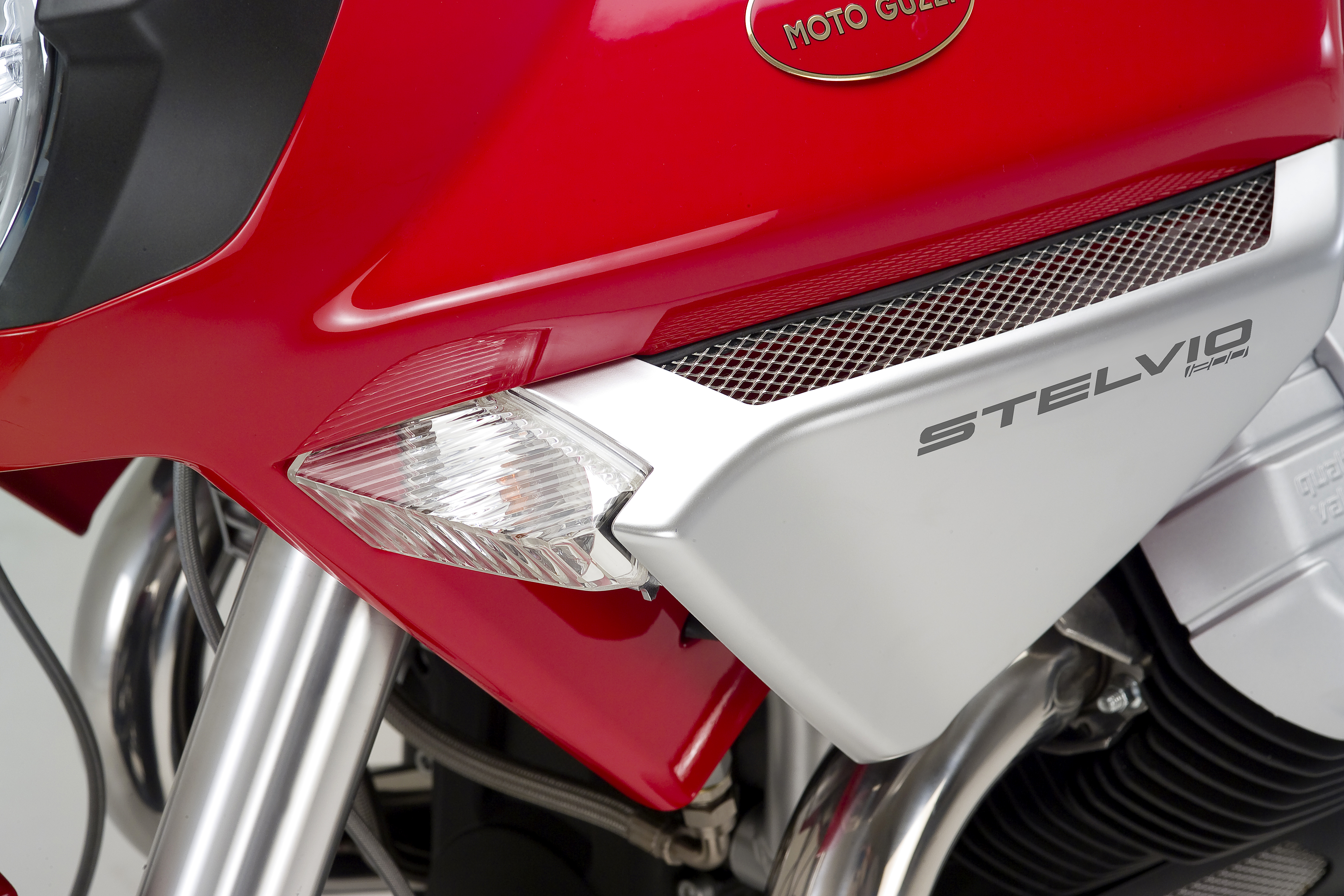Stelvio1200_4V_200711_10.jpg