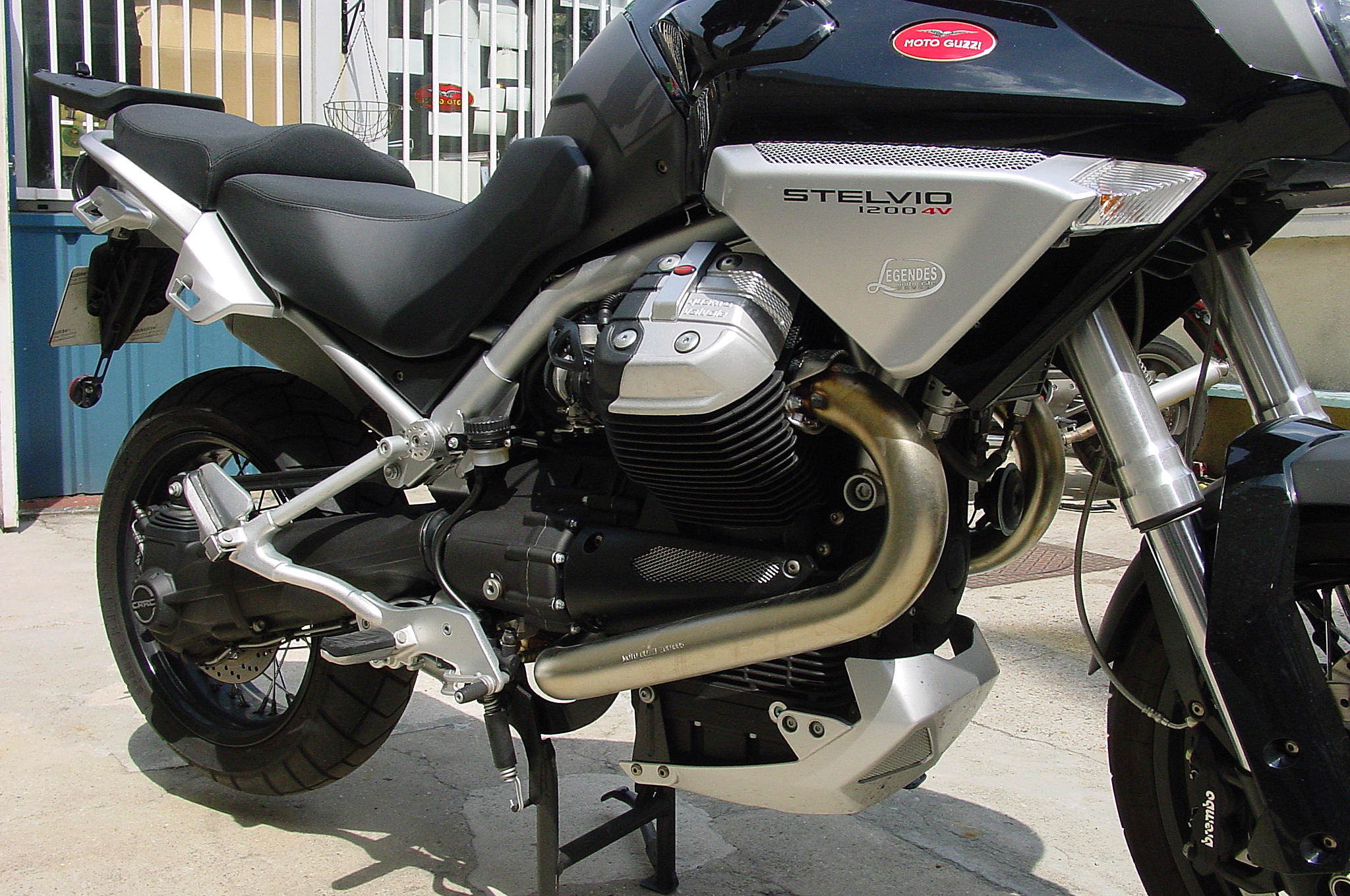 Stelvio1200_4V_2008_06.jpg