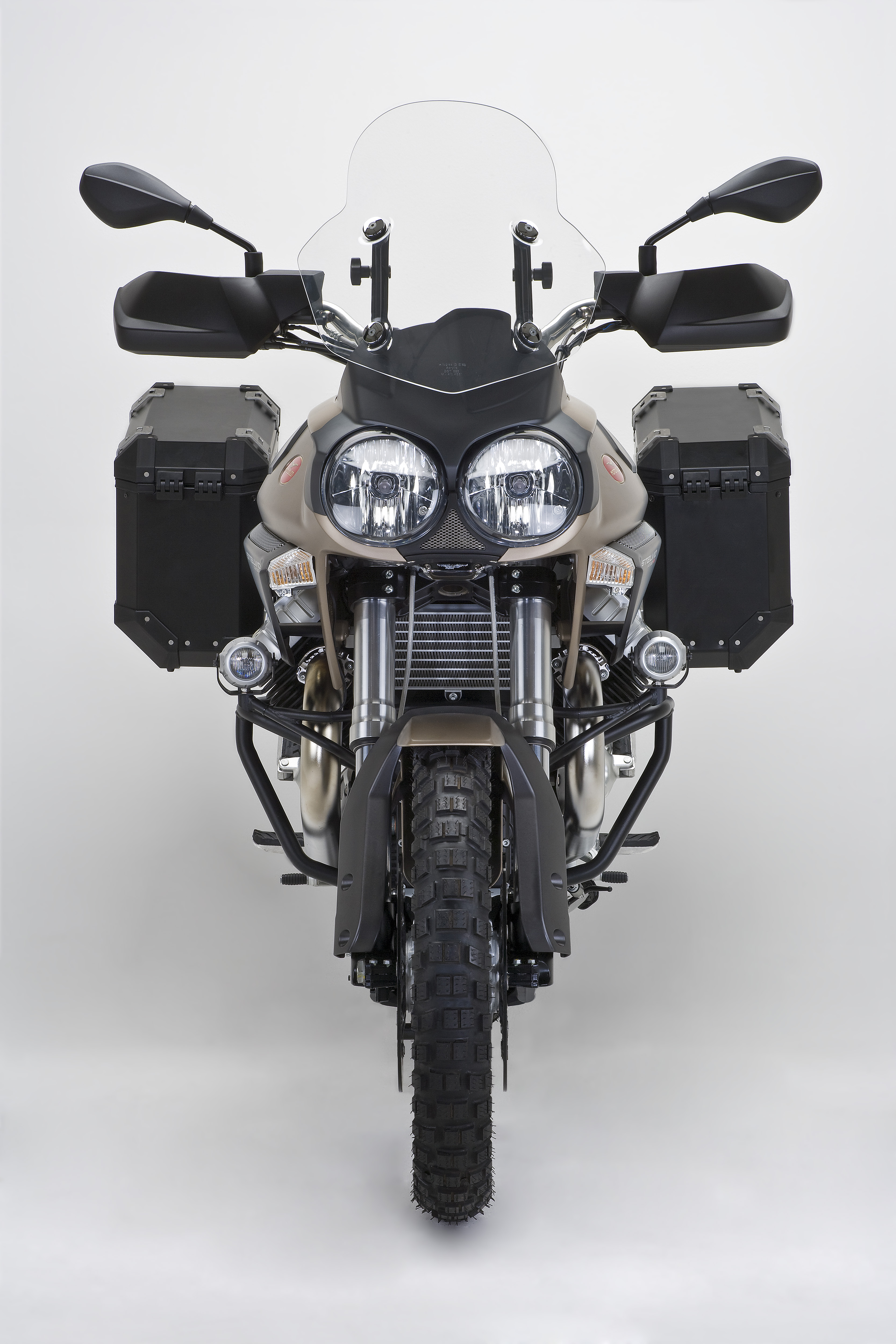 Stelvio1200NTX_200905_03.jpg