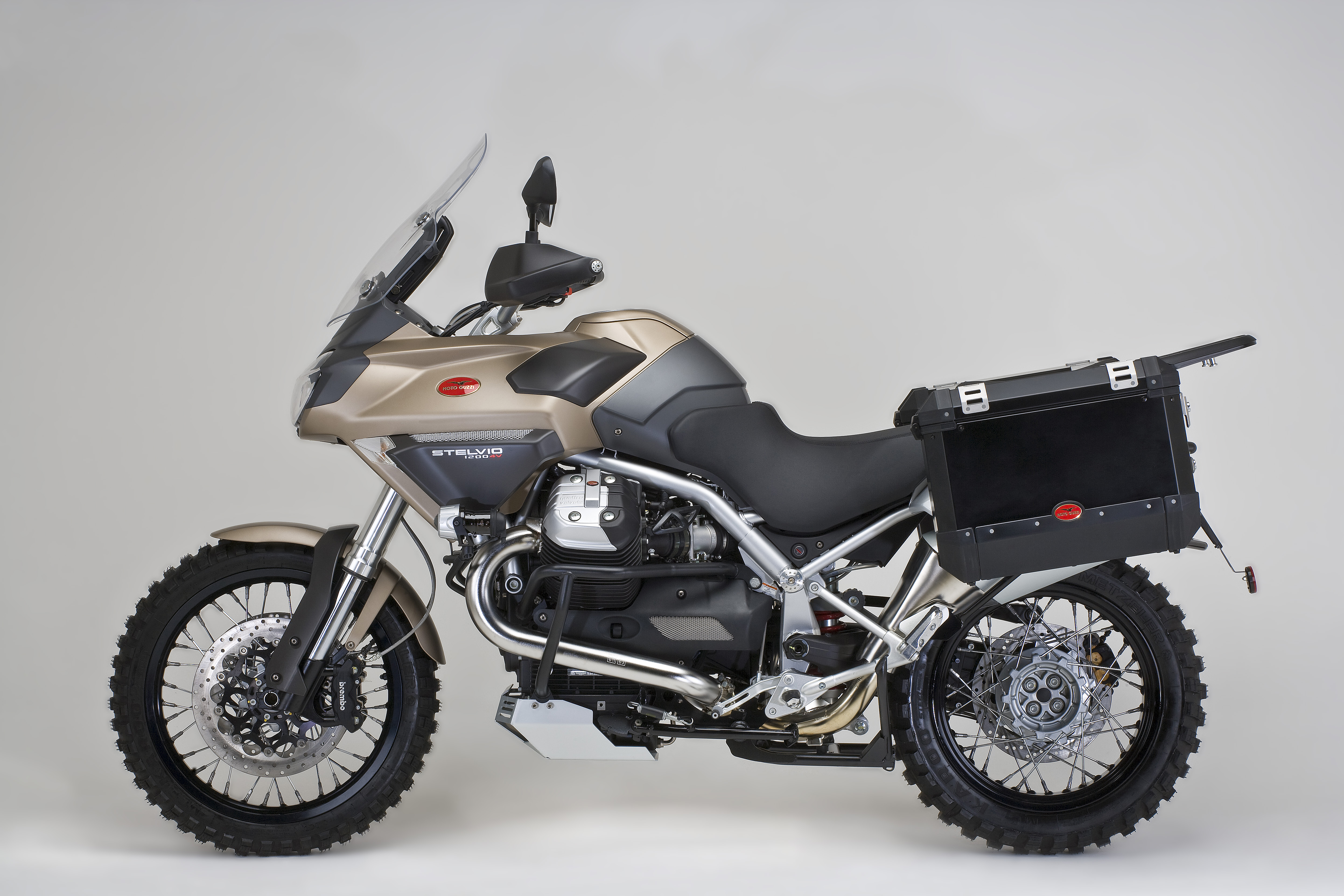 Stelvio1200NTX_200905_06.jpg