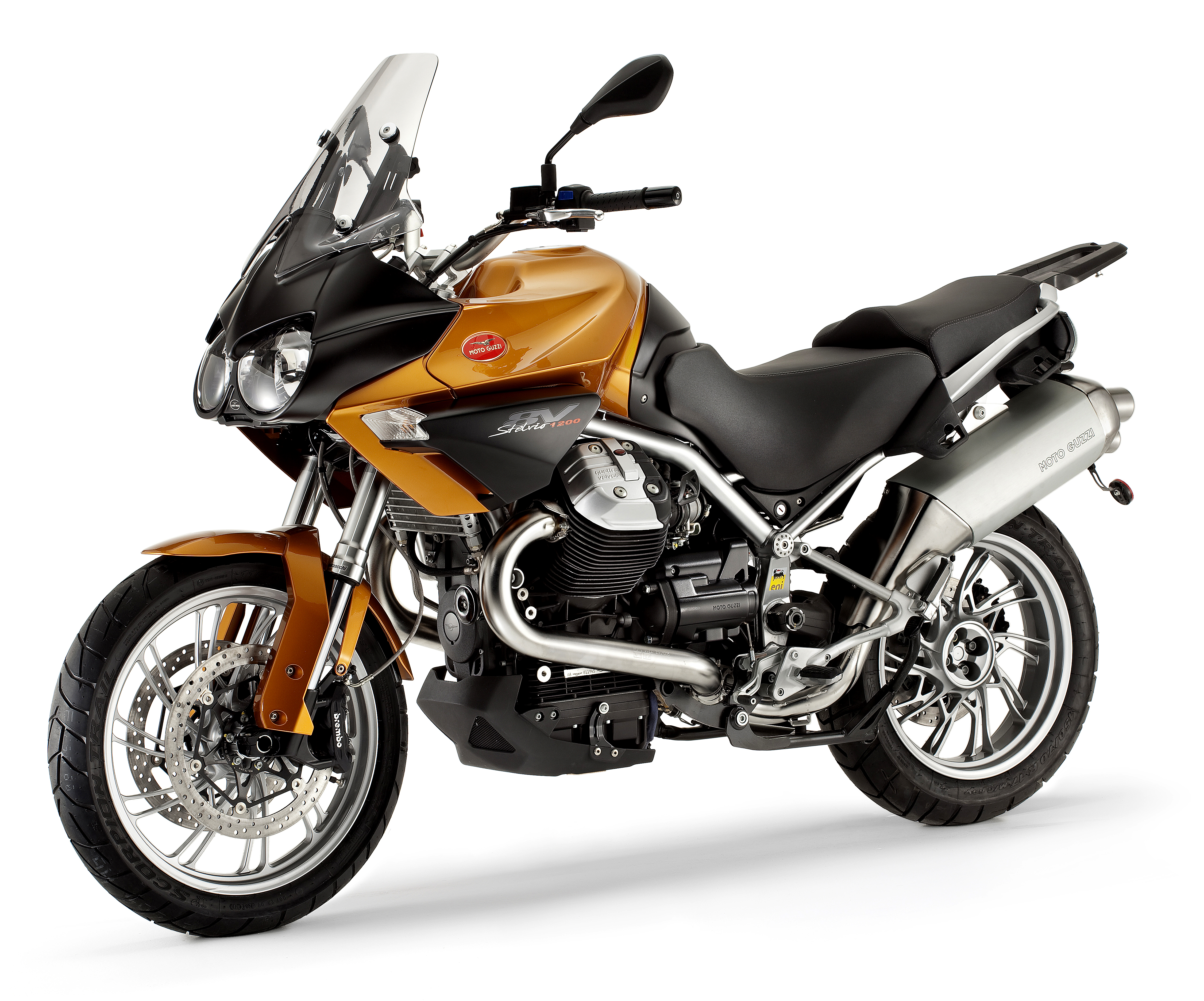 Stelvio1200_8V_201010_01.jpg