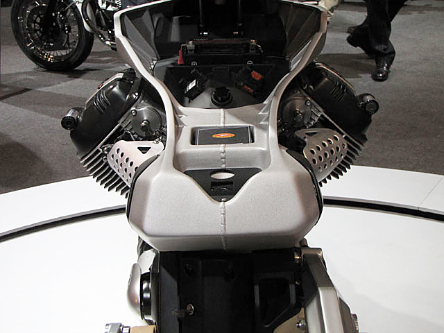 V12LeMans_200911_04.jpg