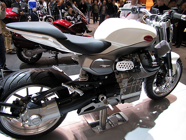 V12Strada_200911_04.jpg