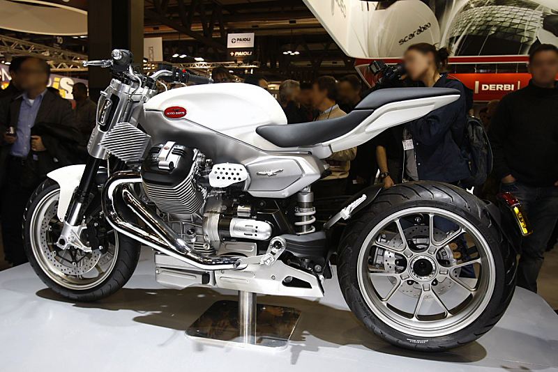 V12Strada_200911_05.jpg