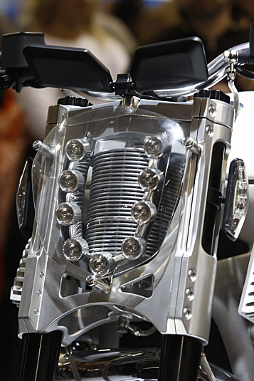 V12Strada_200911_07.jpg
