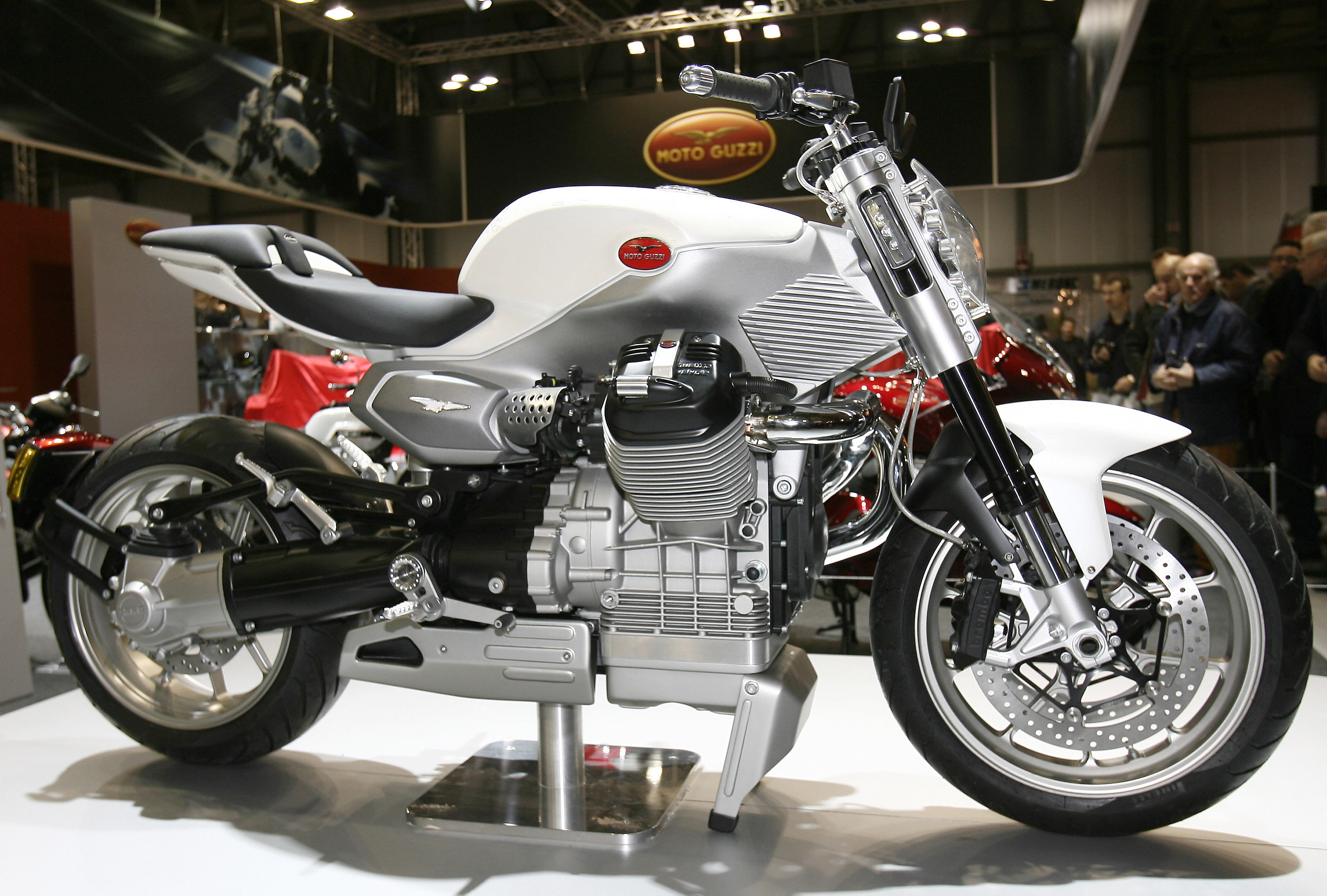 V12Strada_200911_09.jpg