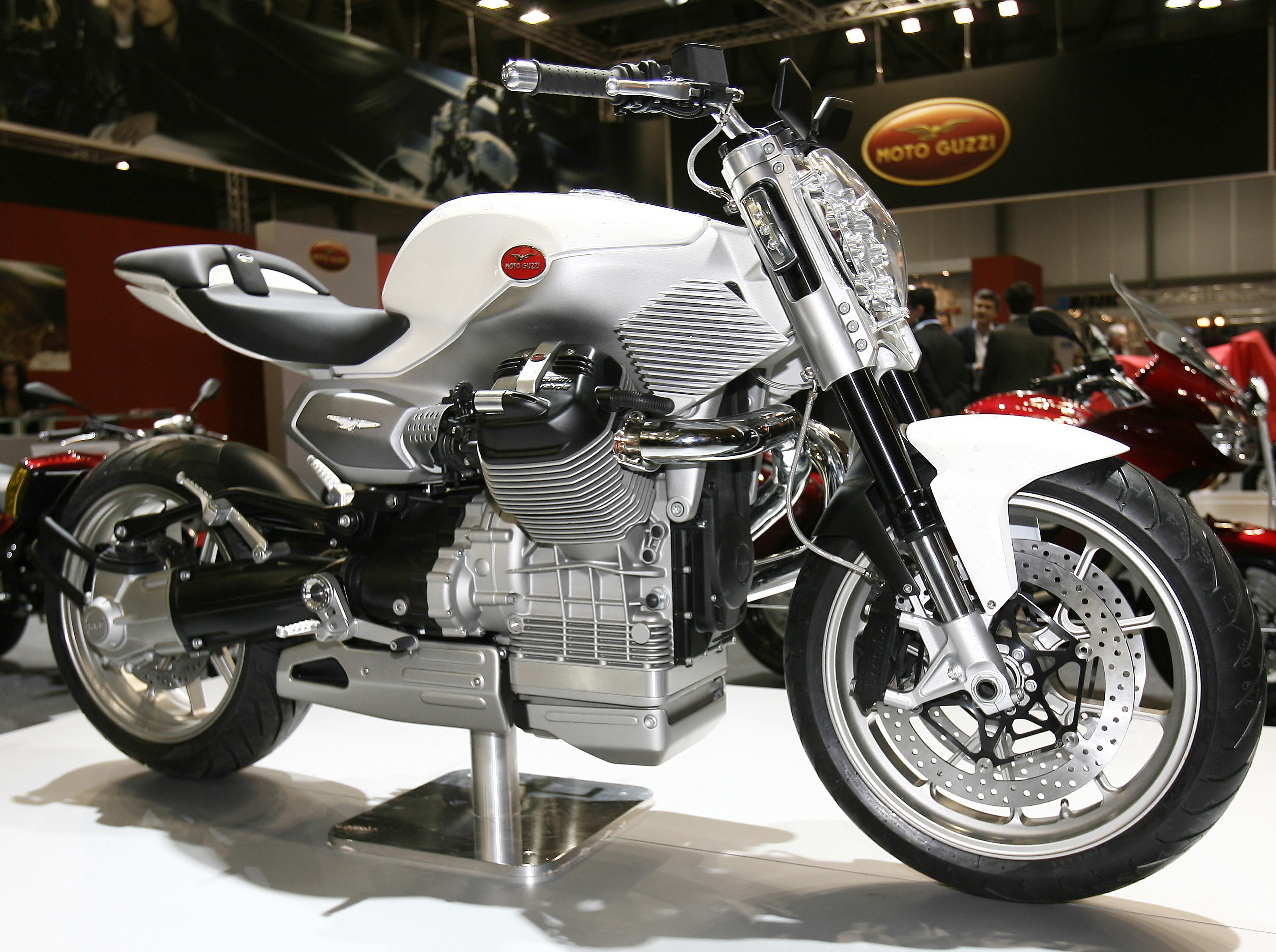 V12Strada_200911_10.jpg