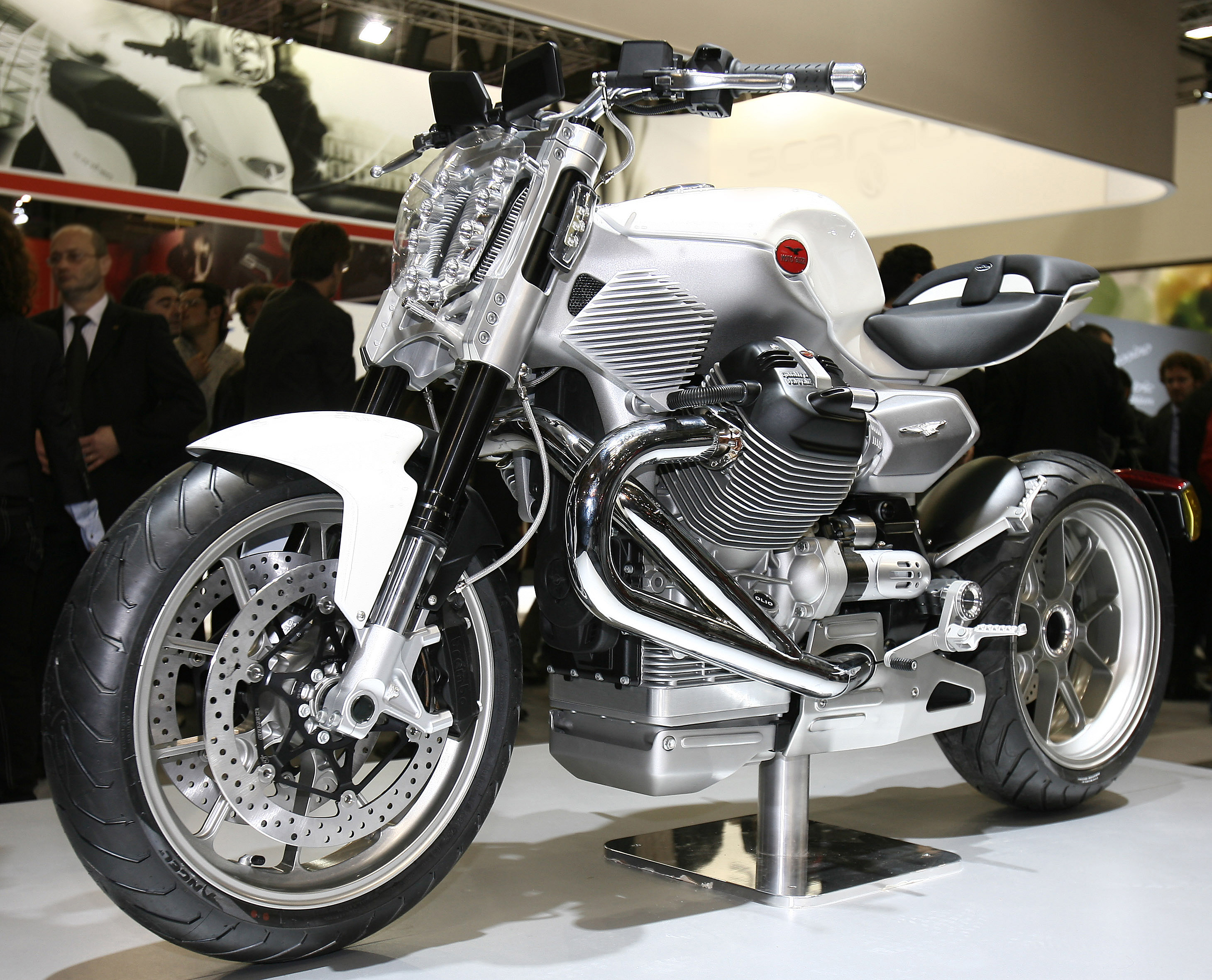 V12Strada_200911_11.jpg