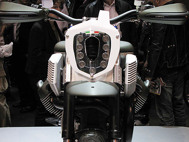 V12X_200911_05.jpg