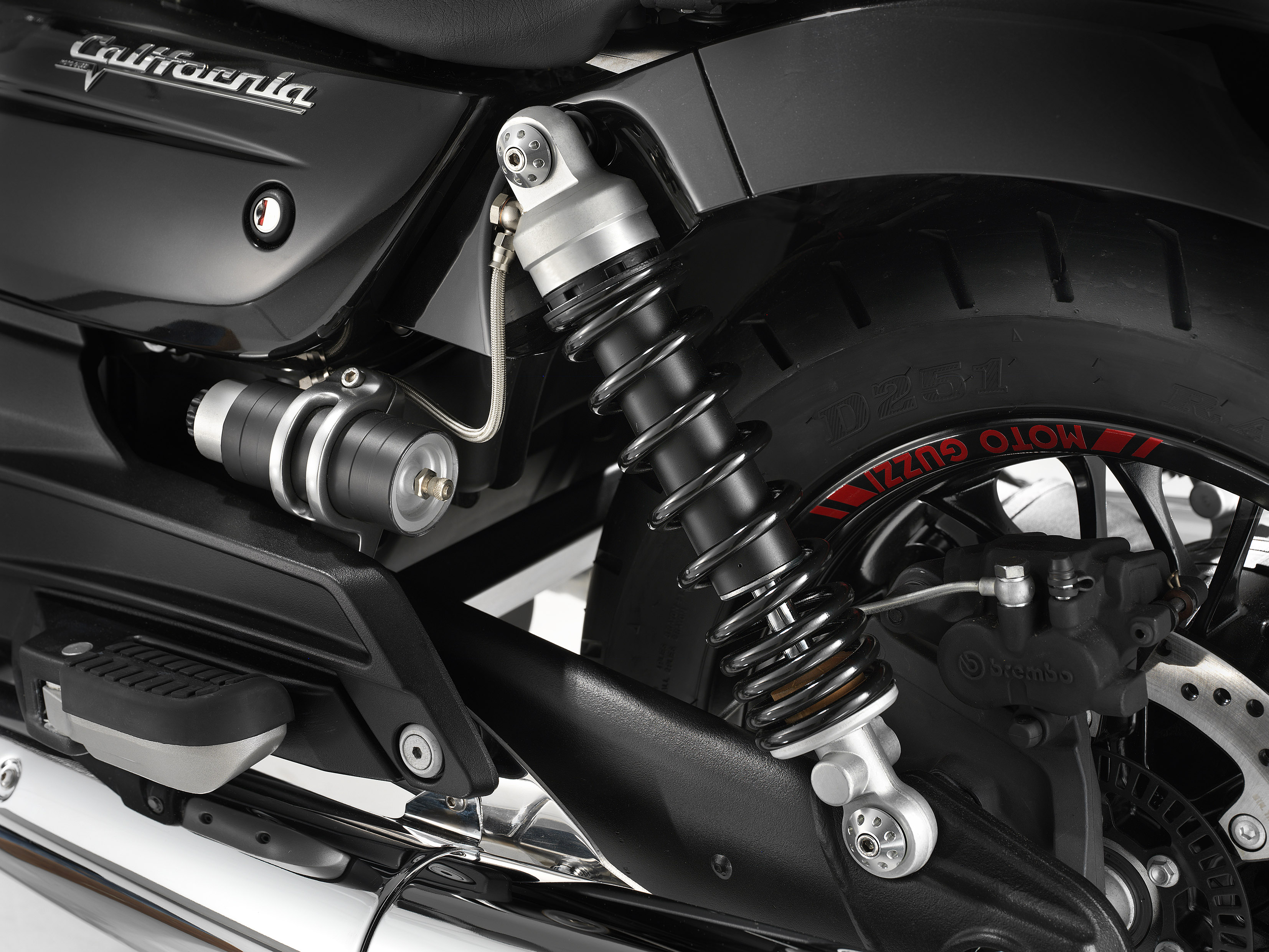 California1400Custom_EICMA20121113_015.jpg