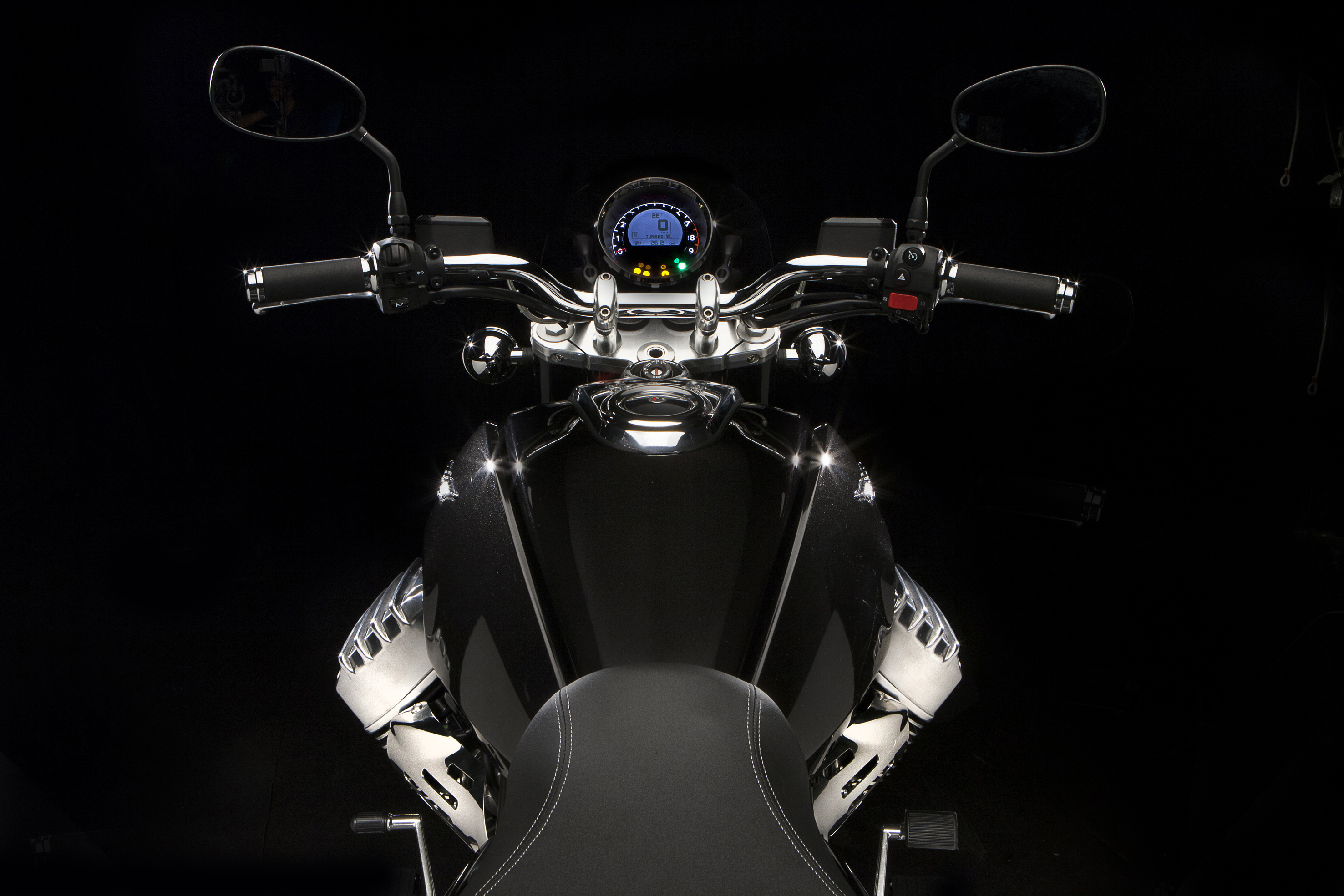 California1400Custom_EICMA20121113_020.jpg