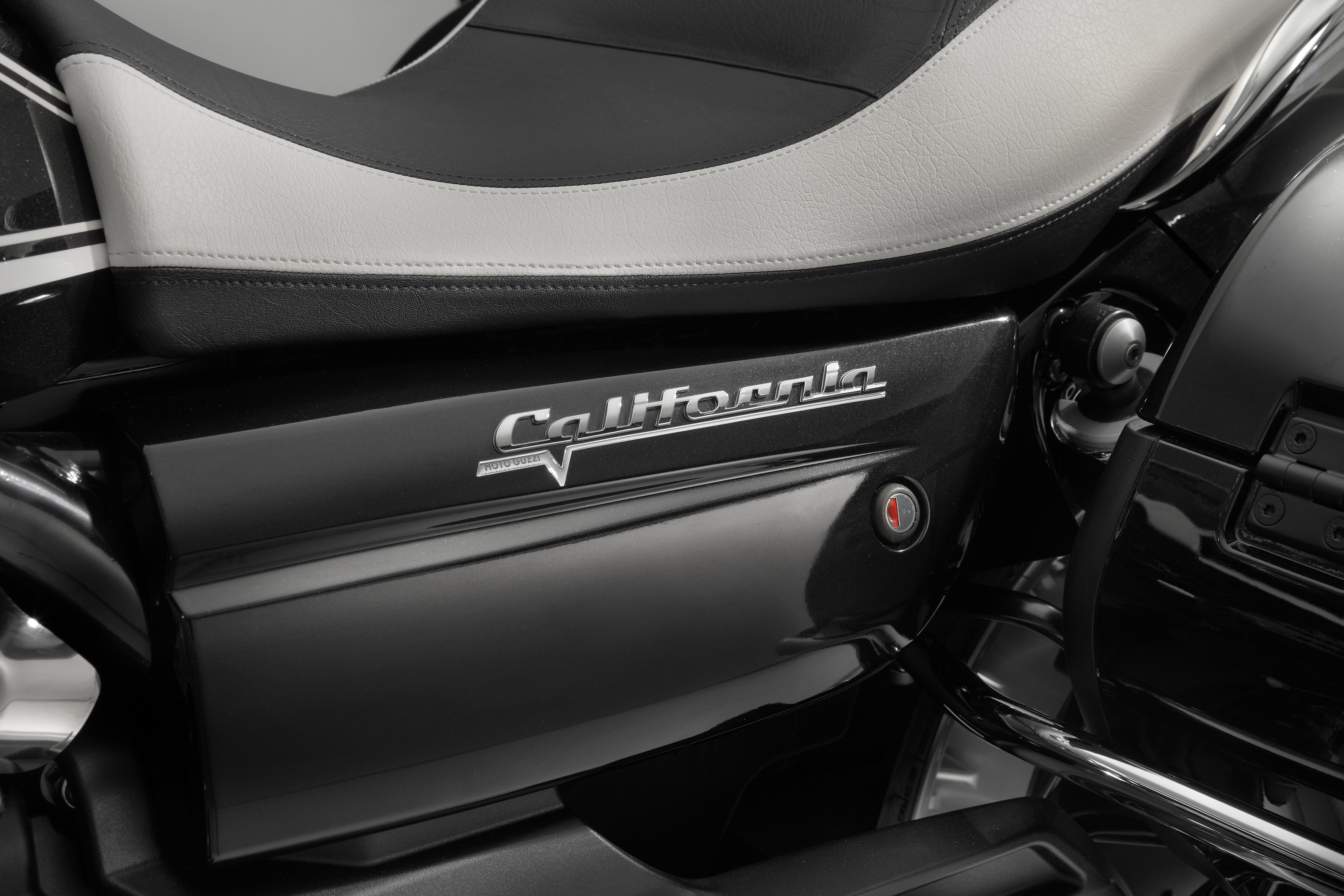 California1400Touring_EICMA20121113_017.jpg