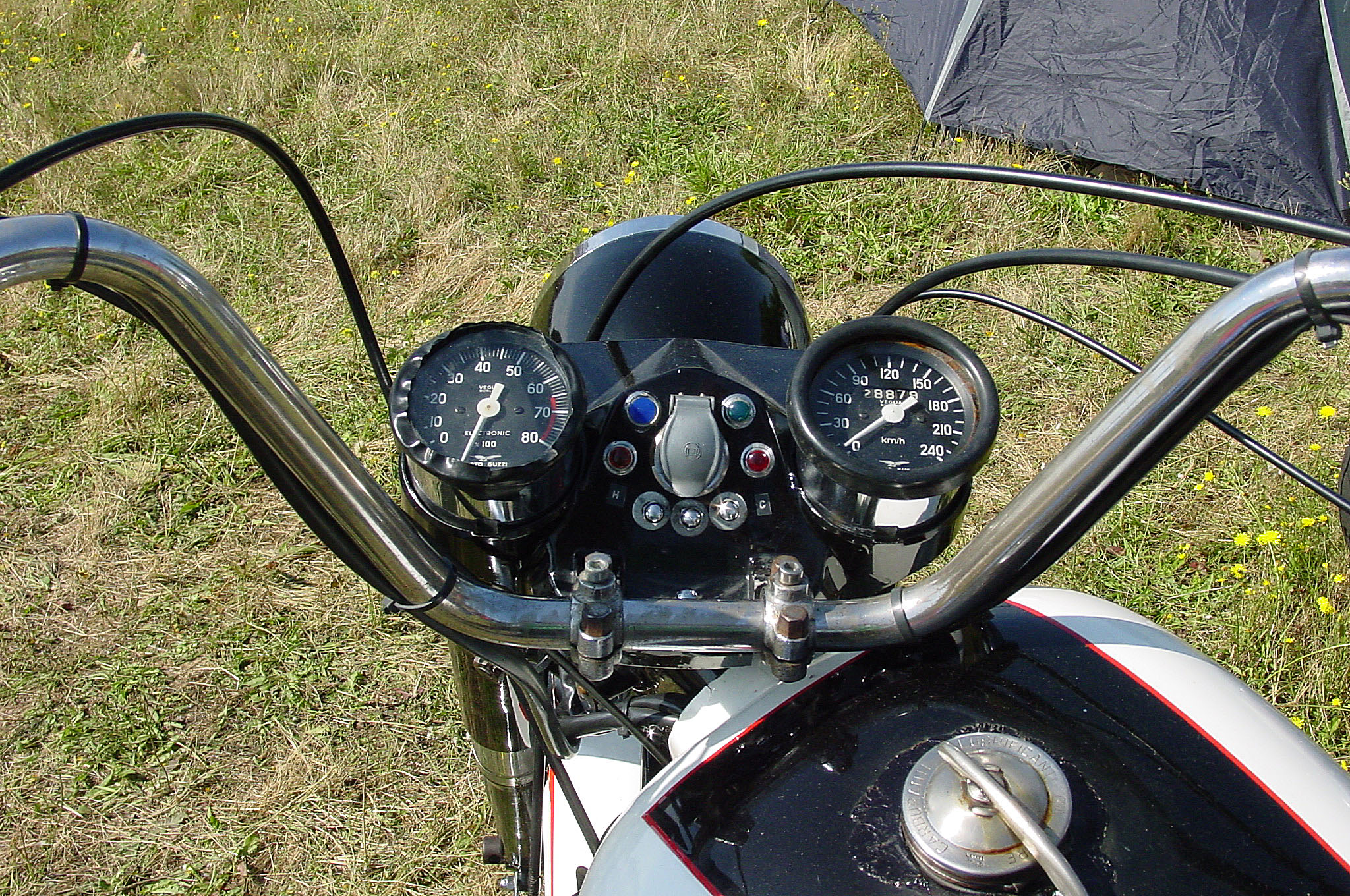 V7Special_08.jpg