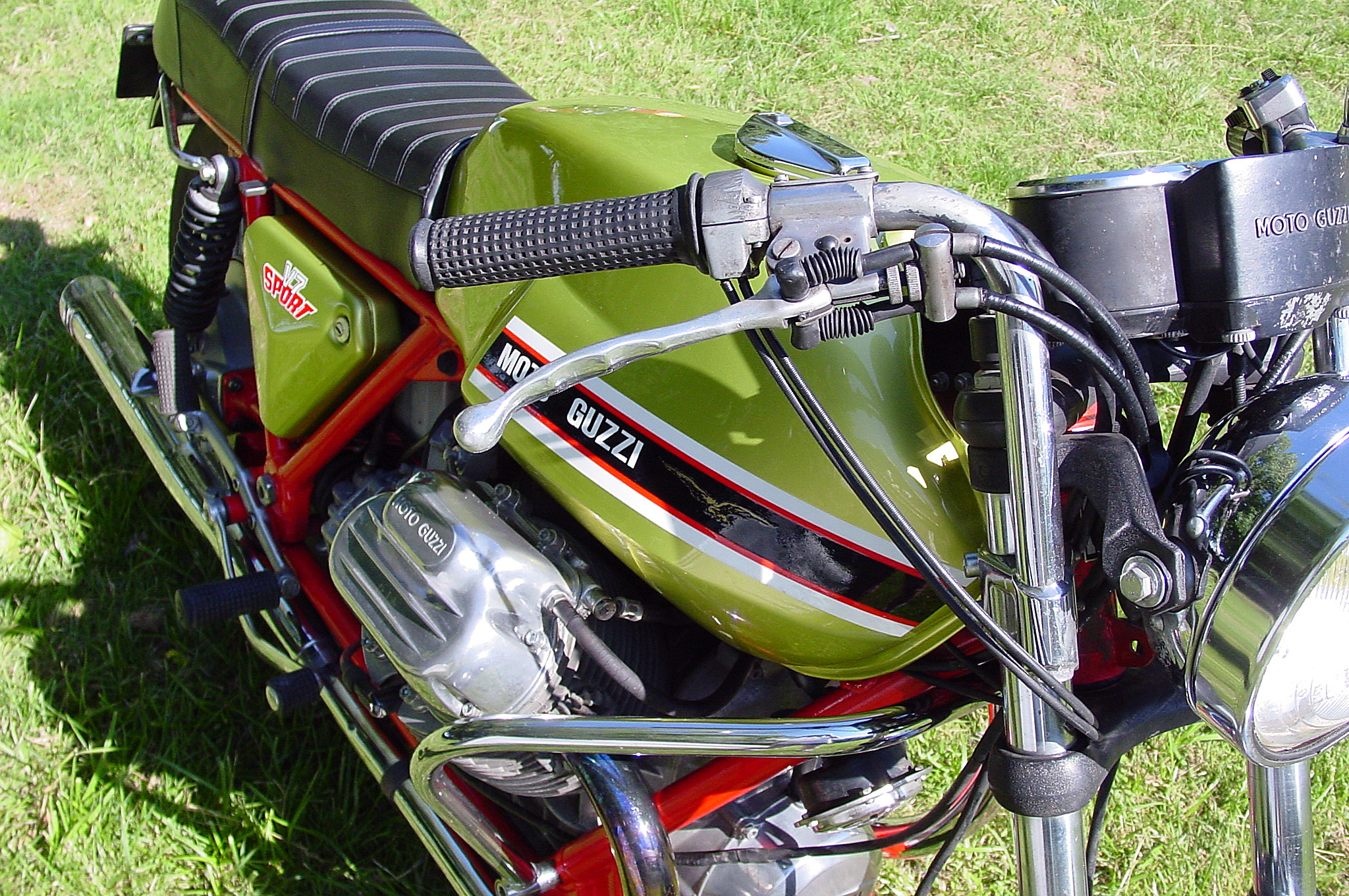 V7Sport72_02.jpg