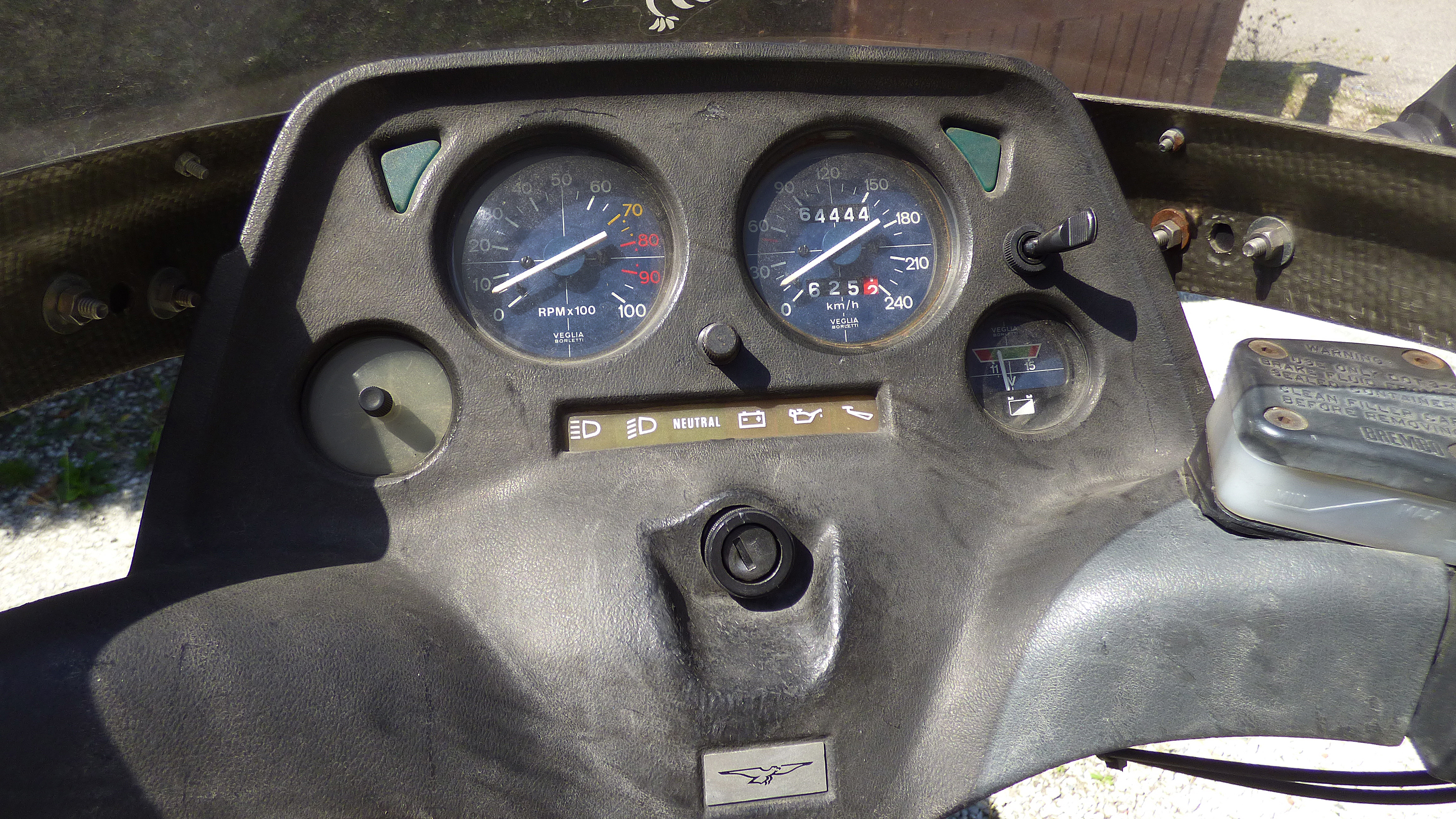 850T5_1988_Leon_08.jpg