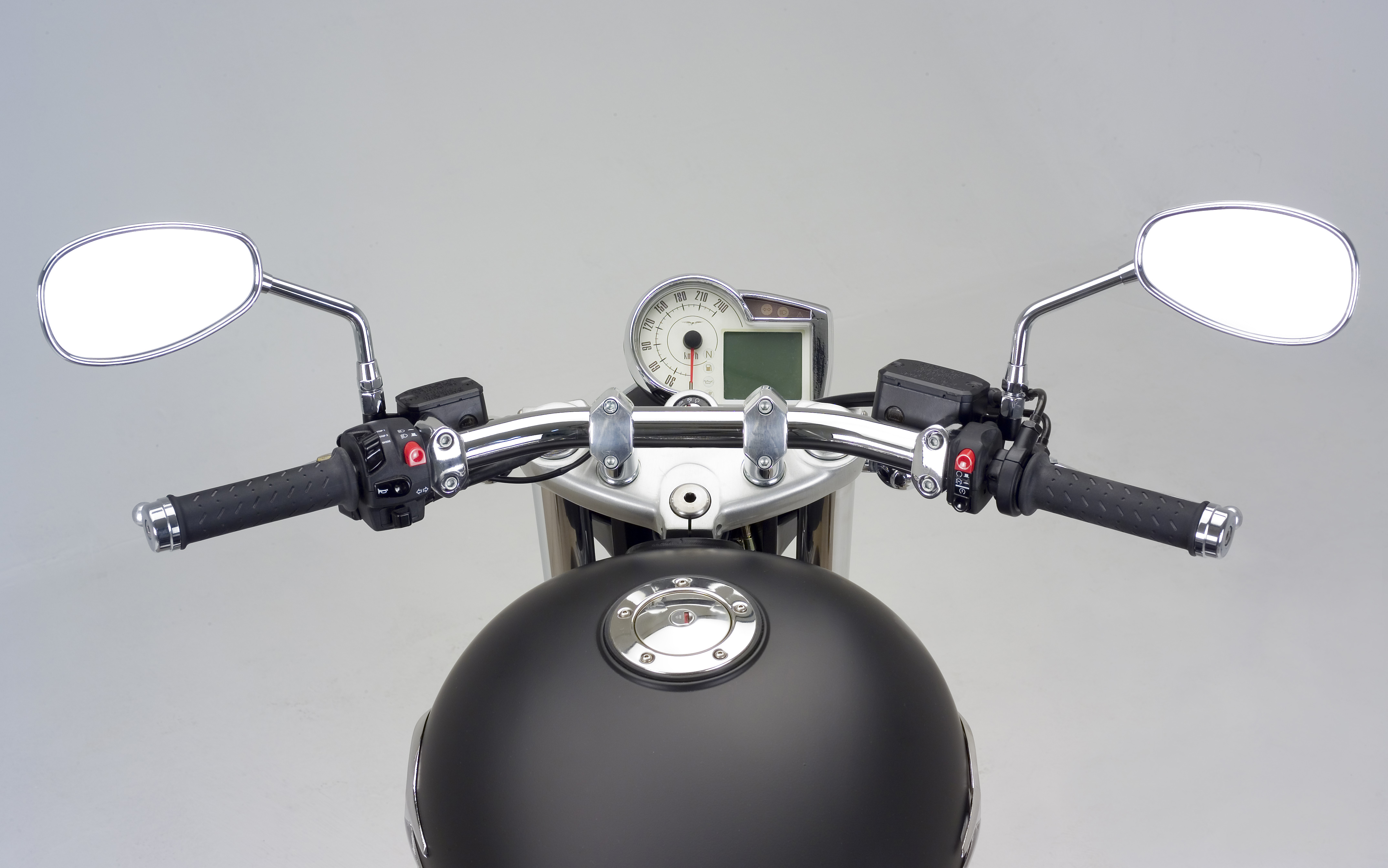 940Custom_200611_04.jpg