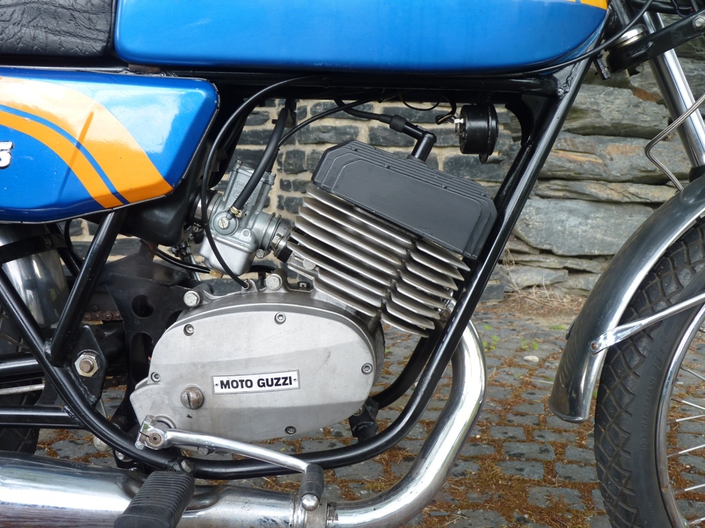 125Turismo78_03.jpg