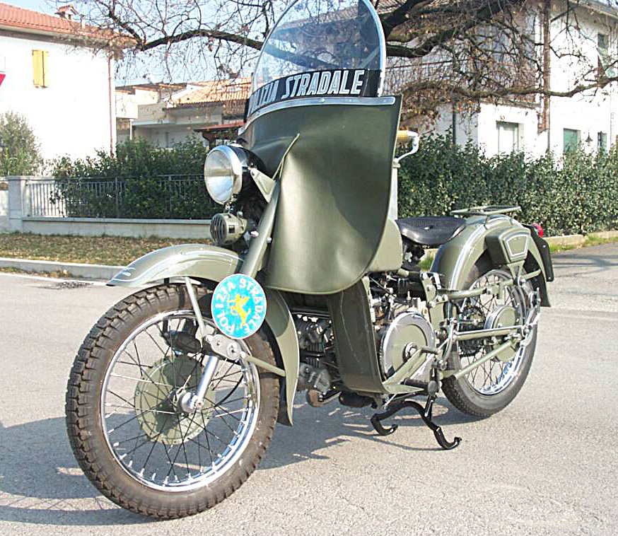 FalconeTurismo-PoliziaStradale-1967_03.jpg