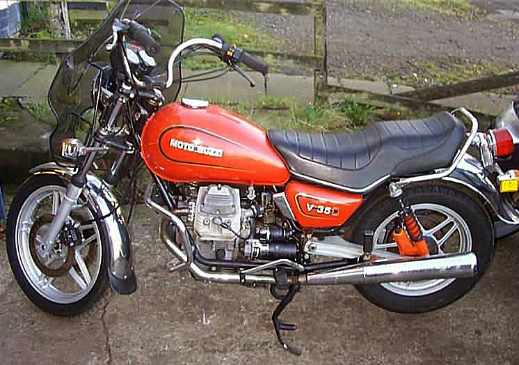 V35C82_01.jpg