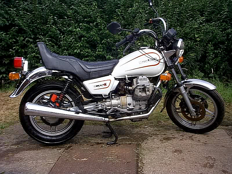 V35C85_01.jpg