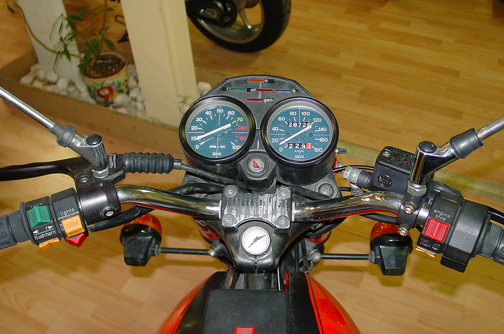 V50_77_09.jpg