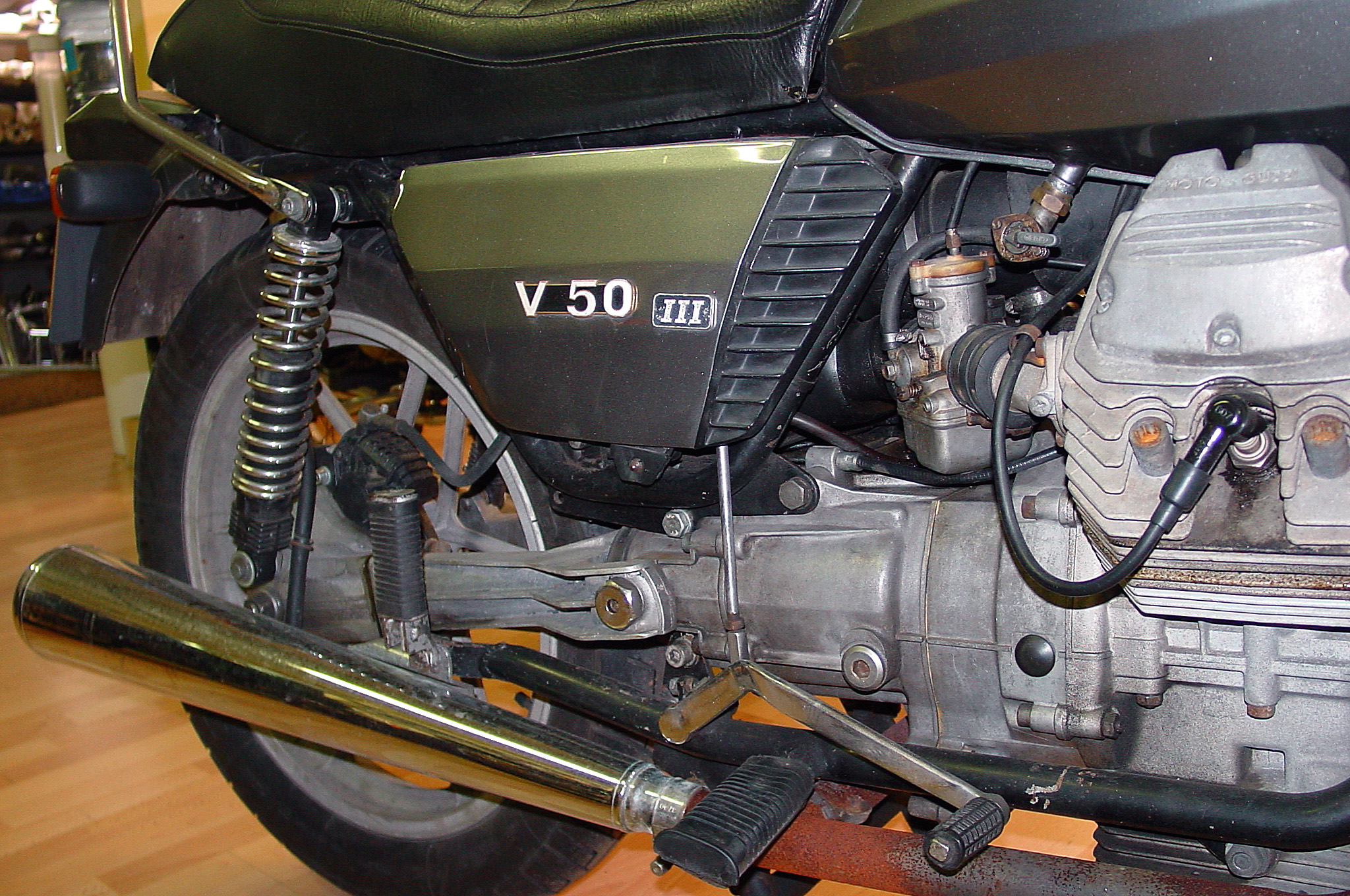 V50_3_82_05.jpg