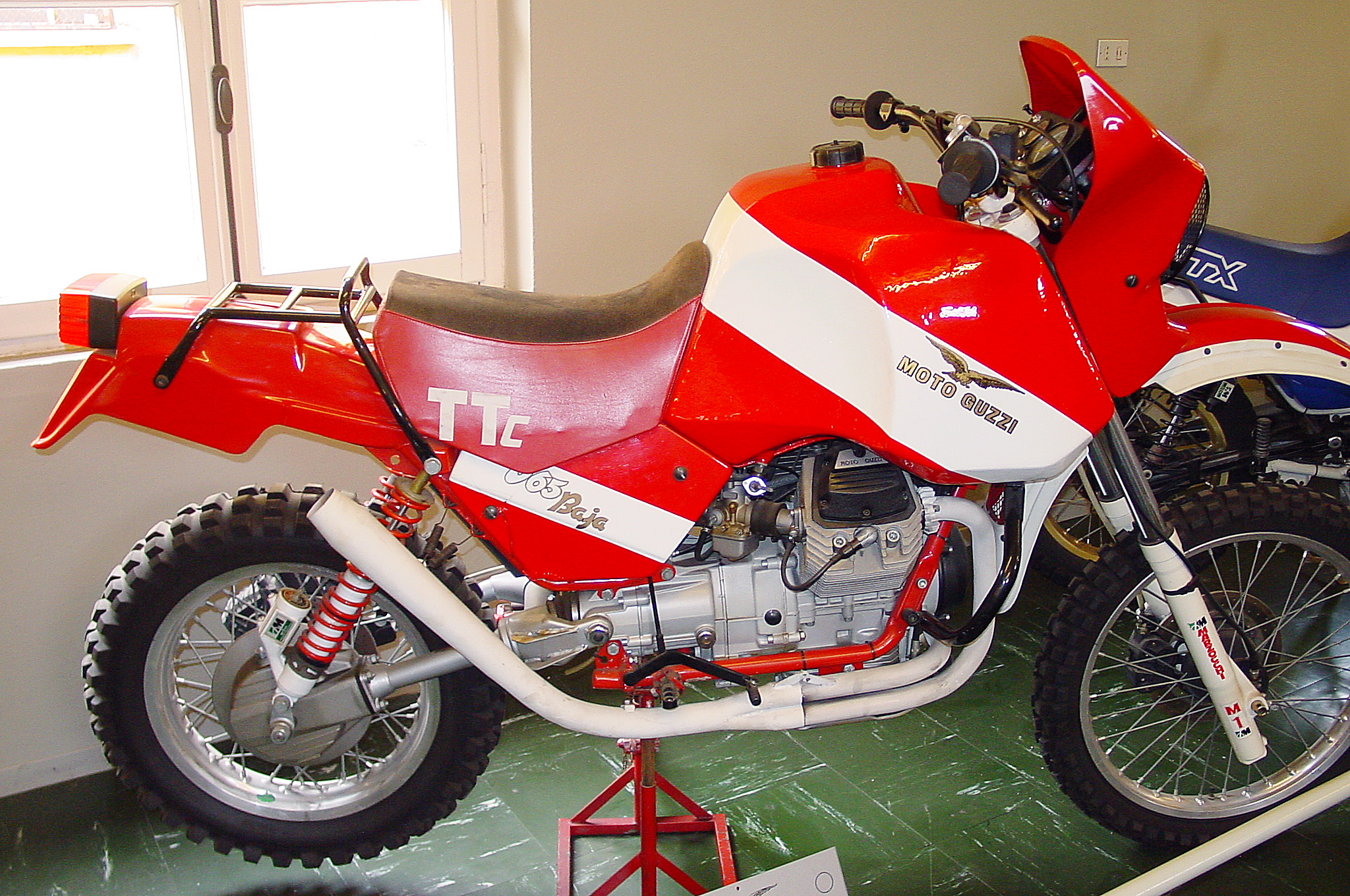 V65Baja85_04.jpg
