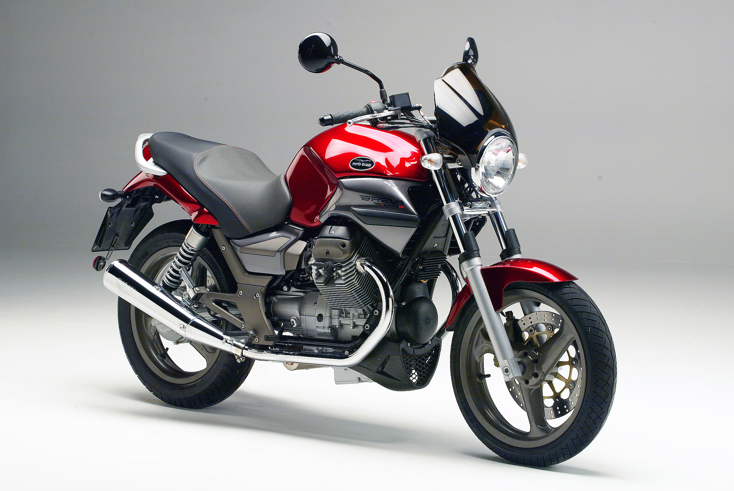 Breva750_04_02.jpg