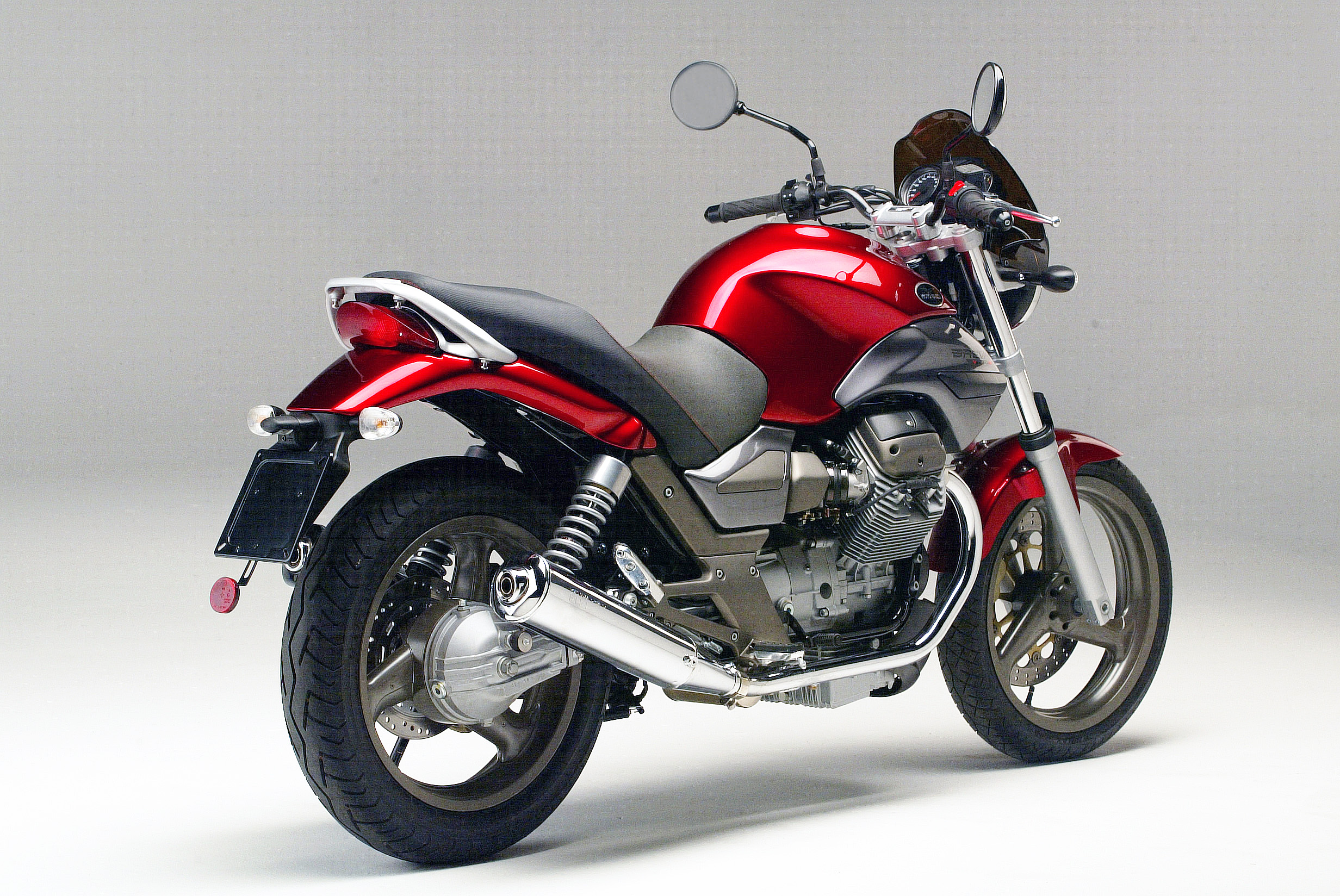 Breva750_04_03.jpg