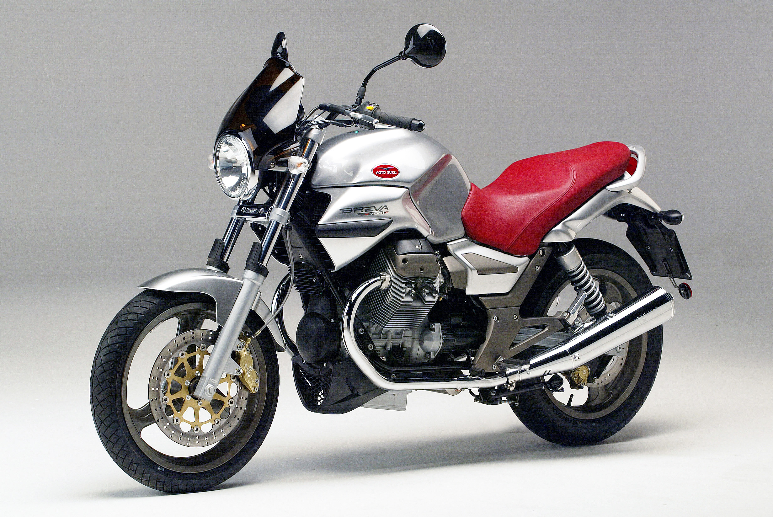 Breva750_04_09.jpg