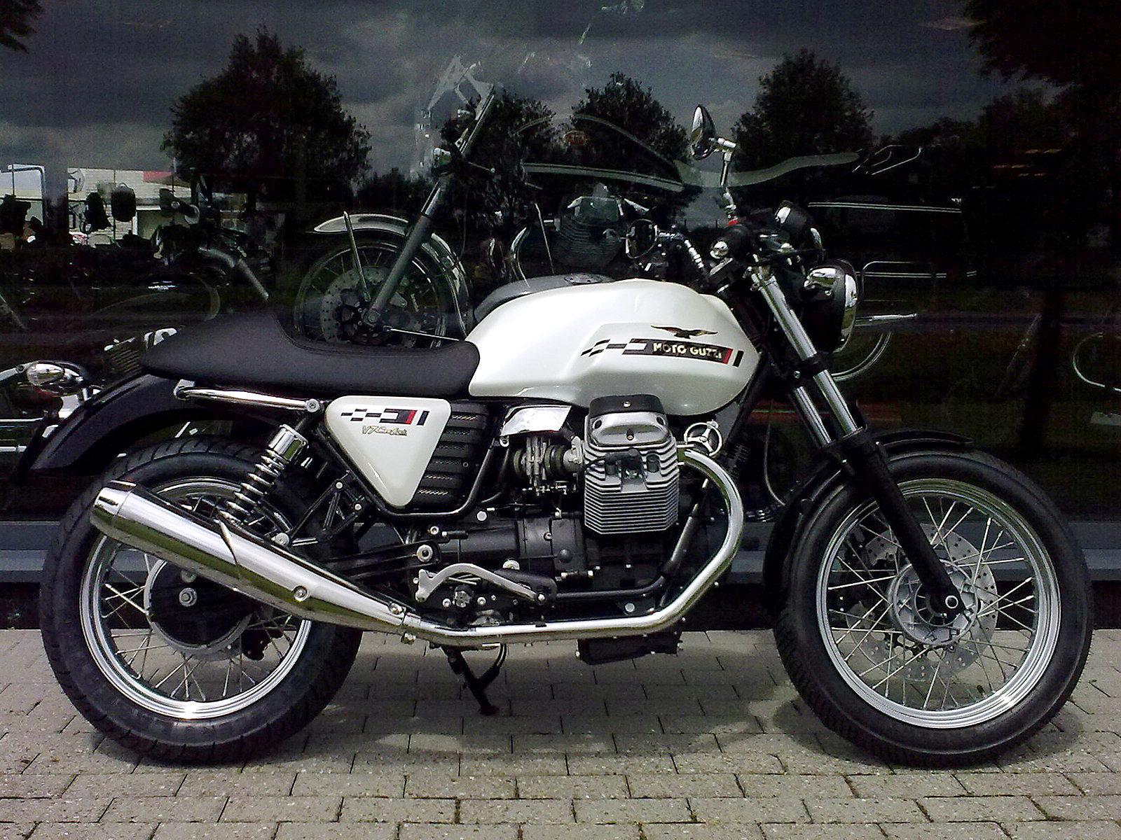 V7CafeClassic_2009_02.jpg