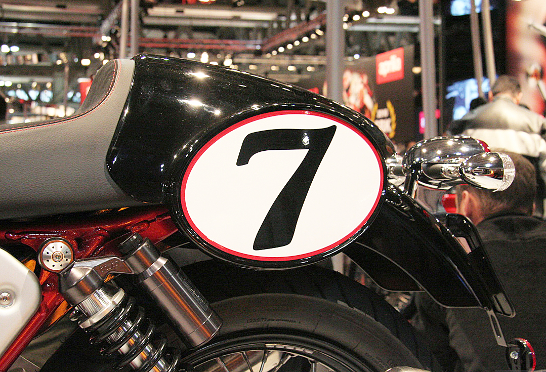 V7CafeRacer_20101103_07.jpg