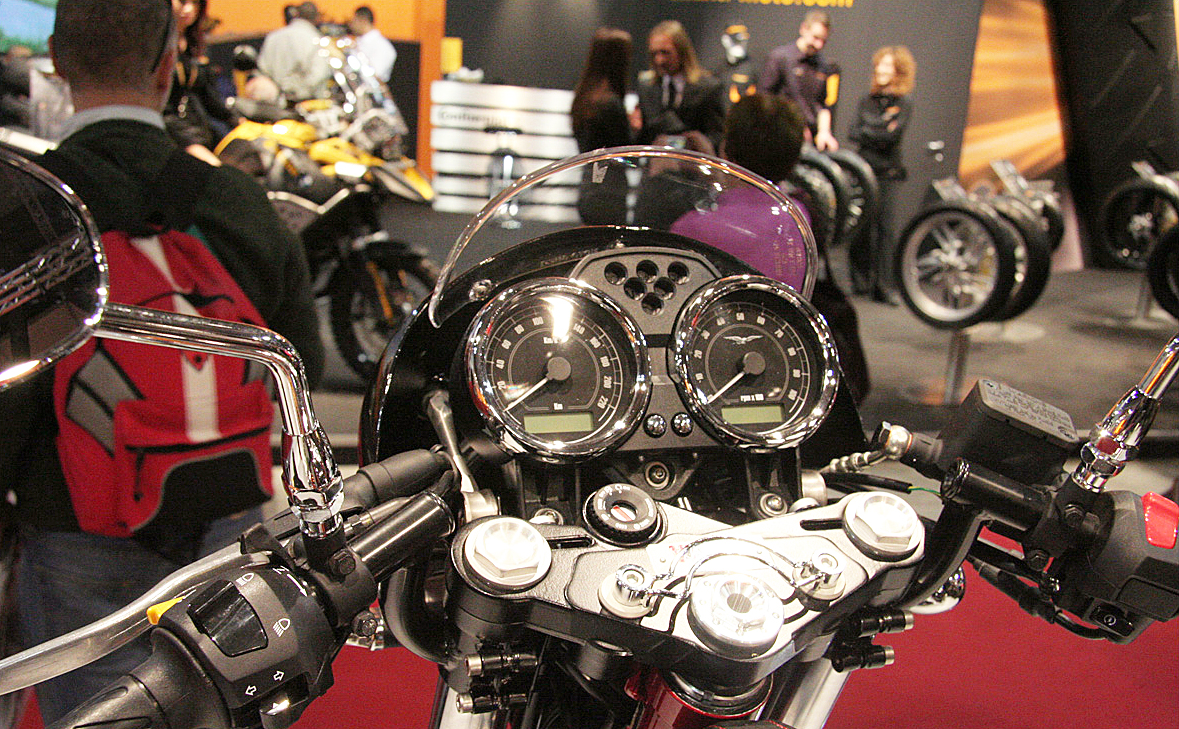 V7CafeRacer_20101103_08.jpg