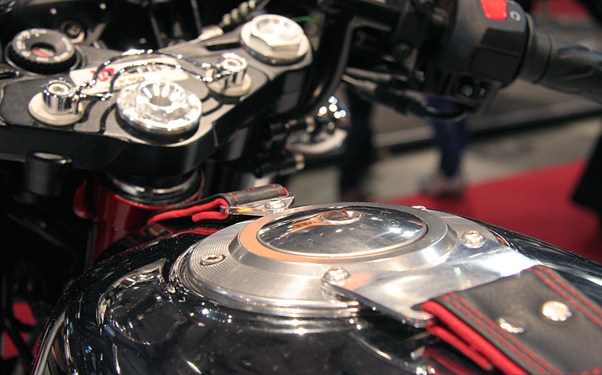 V7CafeRacer_20101103_09.jpg