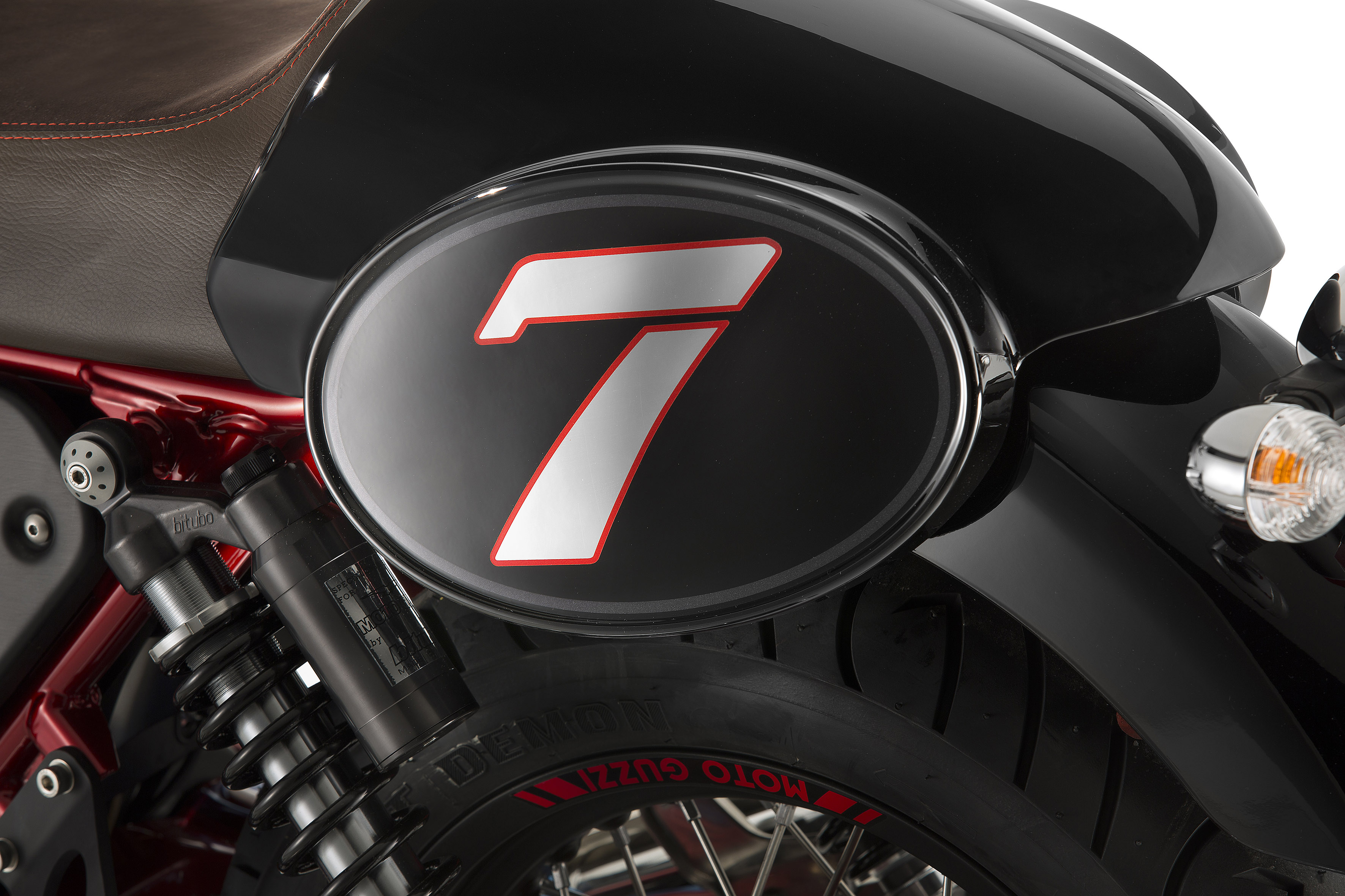 V7Racer_20140415_09.jpg