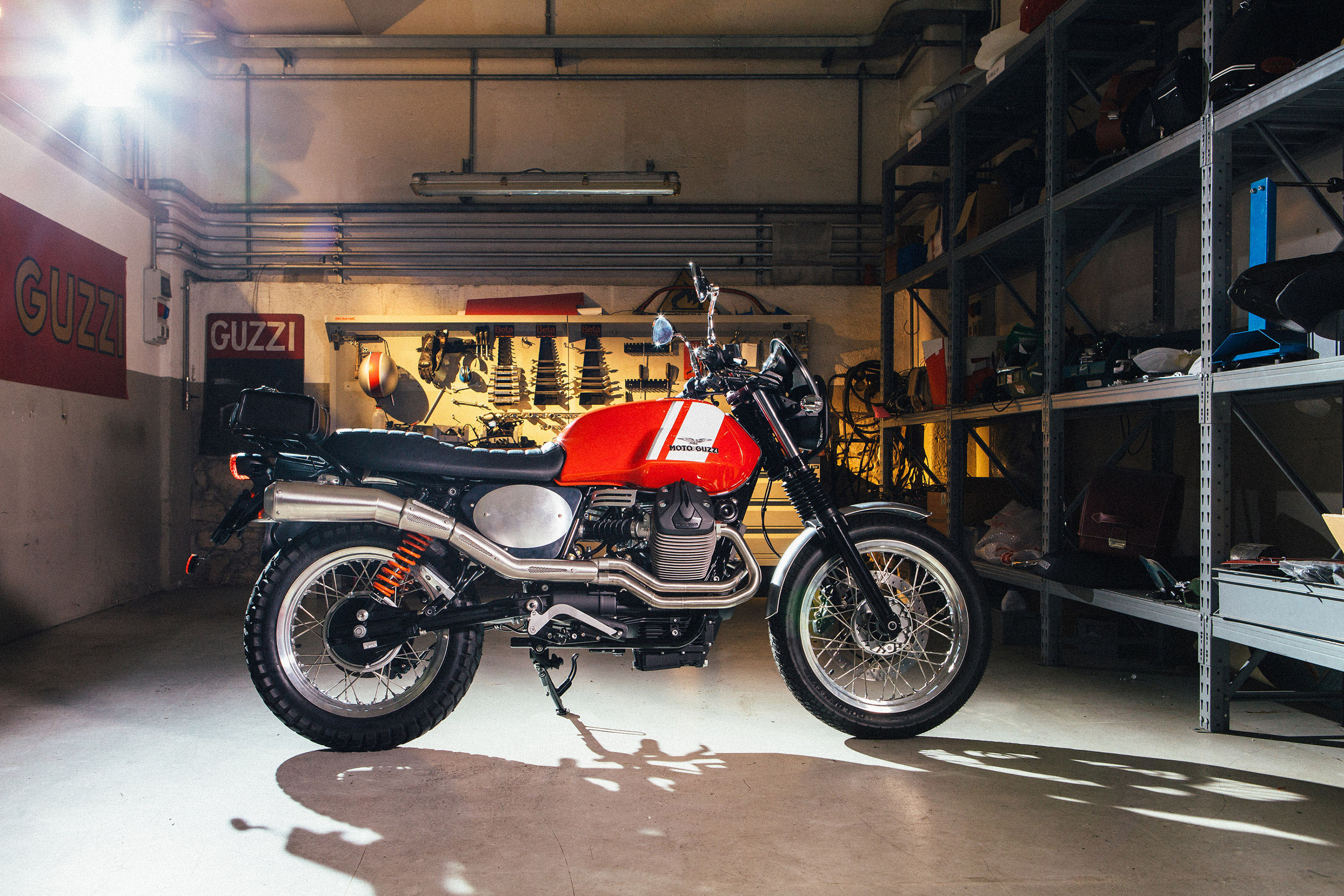 V7II_Scrambler_01_EICMA2014.jpg