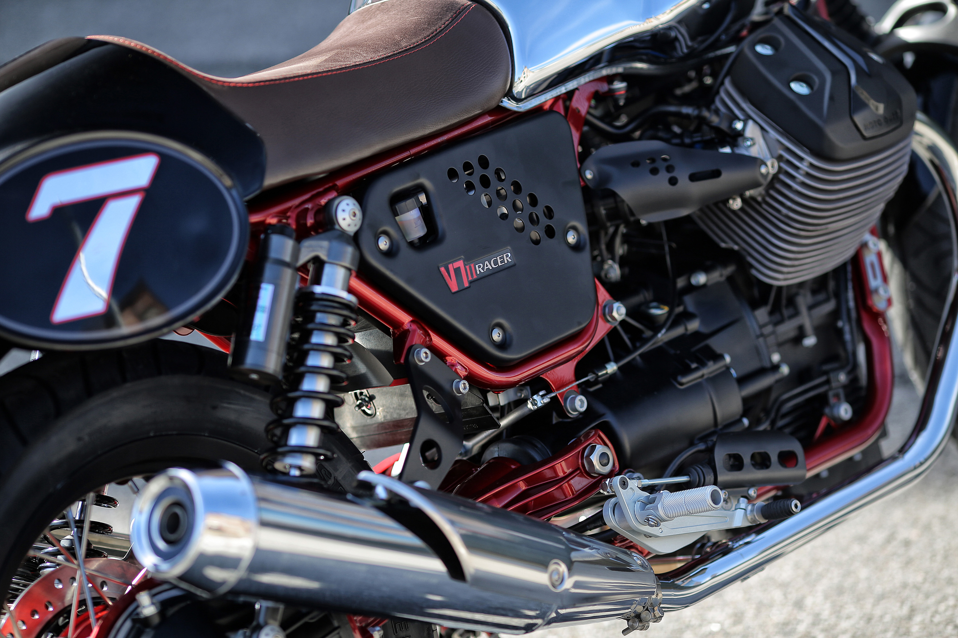 V7II_Racer_2015_EICMA2014_02.jpg